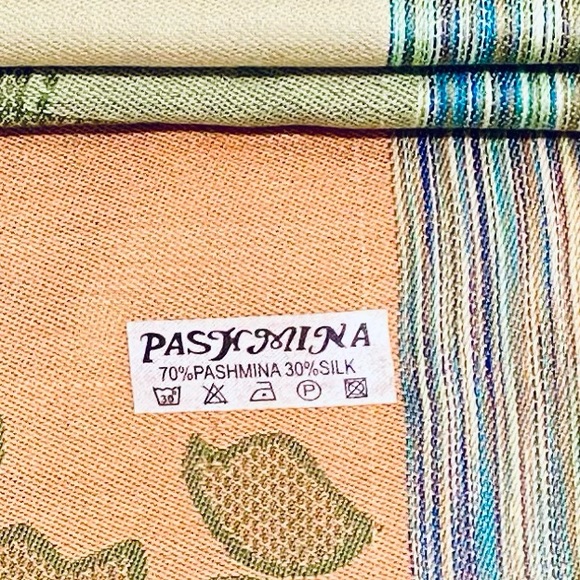 🌟HP🌟NWOT Green, Orange & Yellow Silk & Wool Pashmina Wrap OSFM - Picture 6 of 10